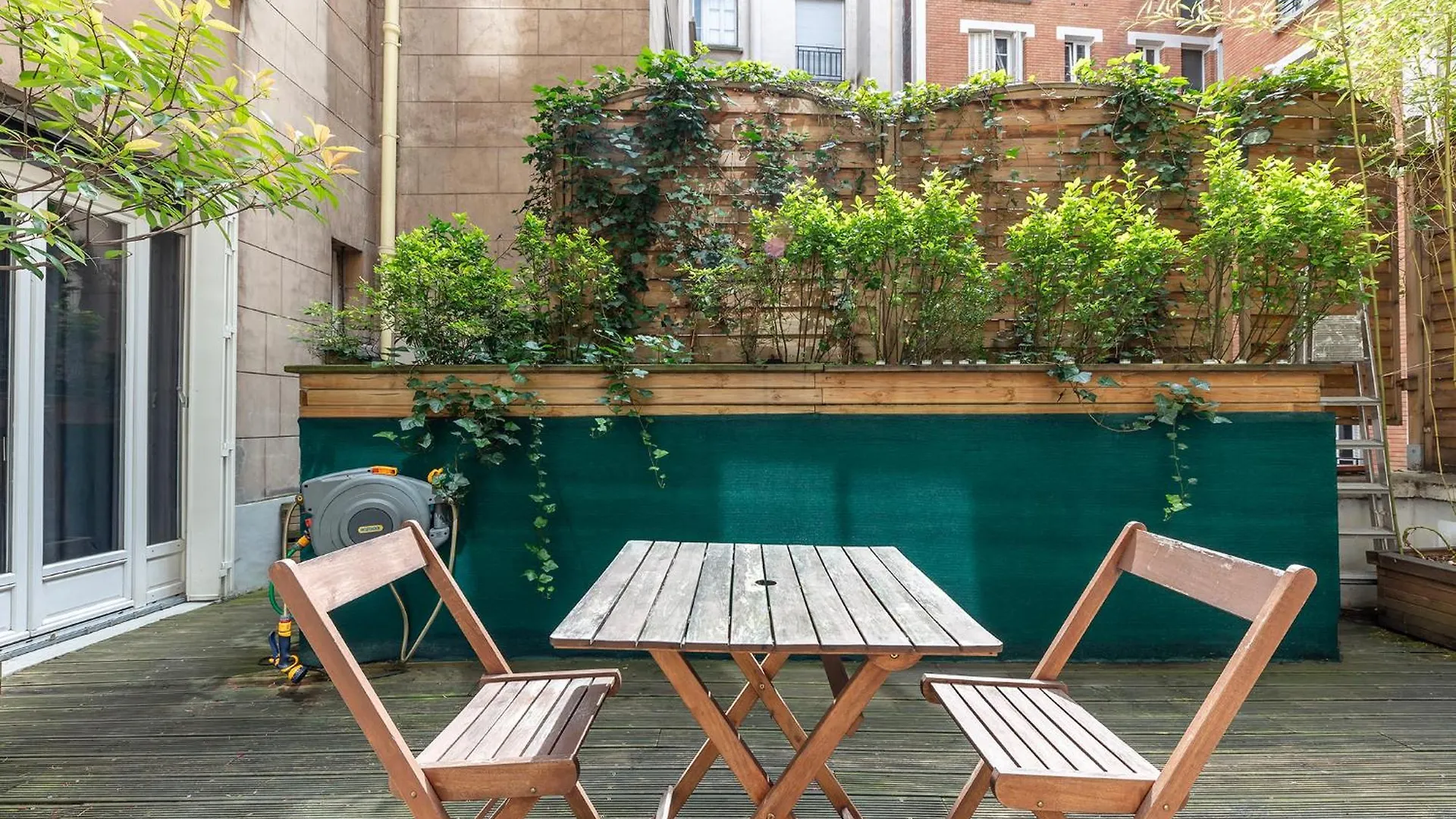 Sur Les Quais De Seine Homestay Paris